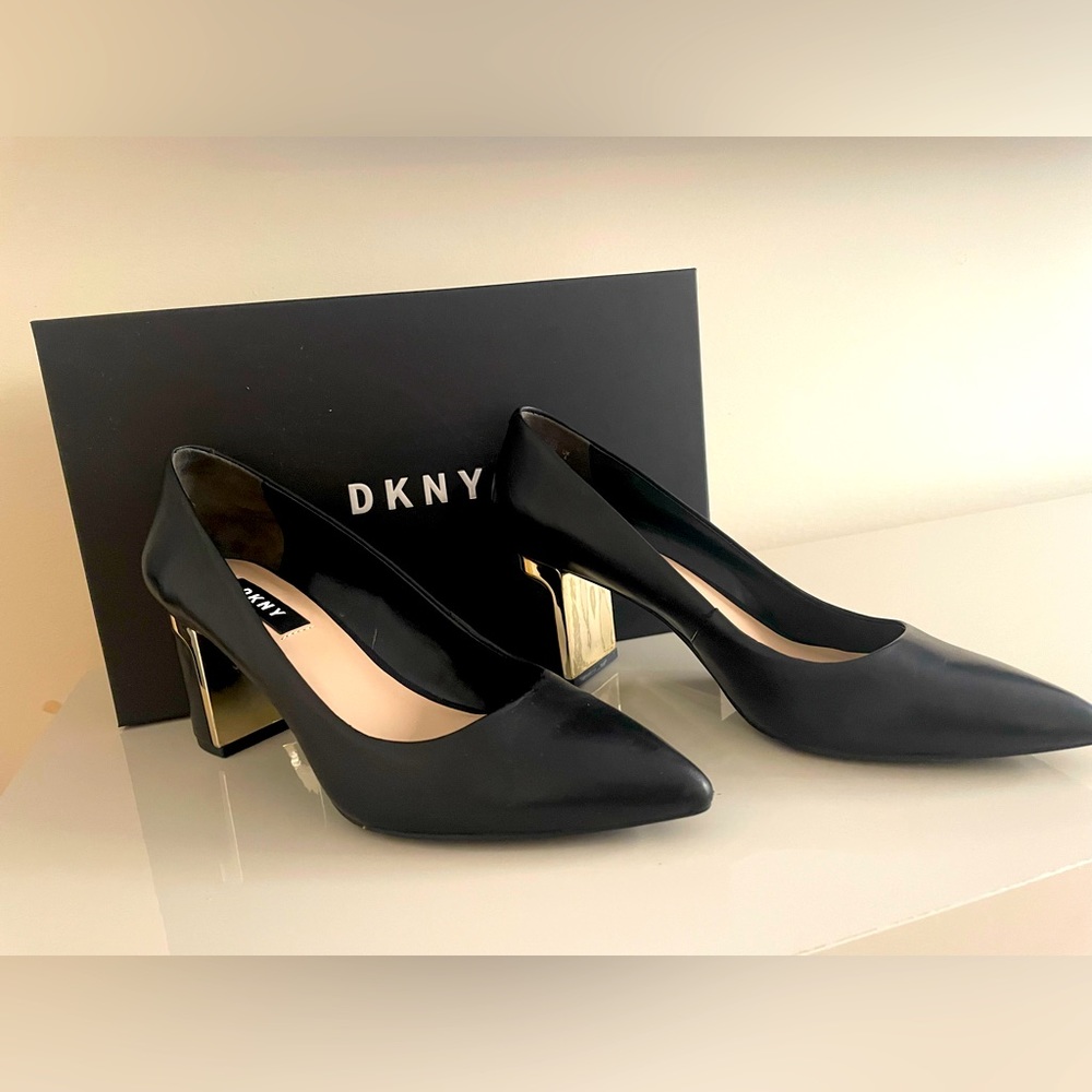 DKNY - mid pump